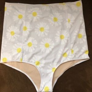 Kortni Jeane bottoms